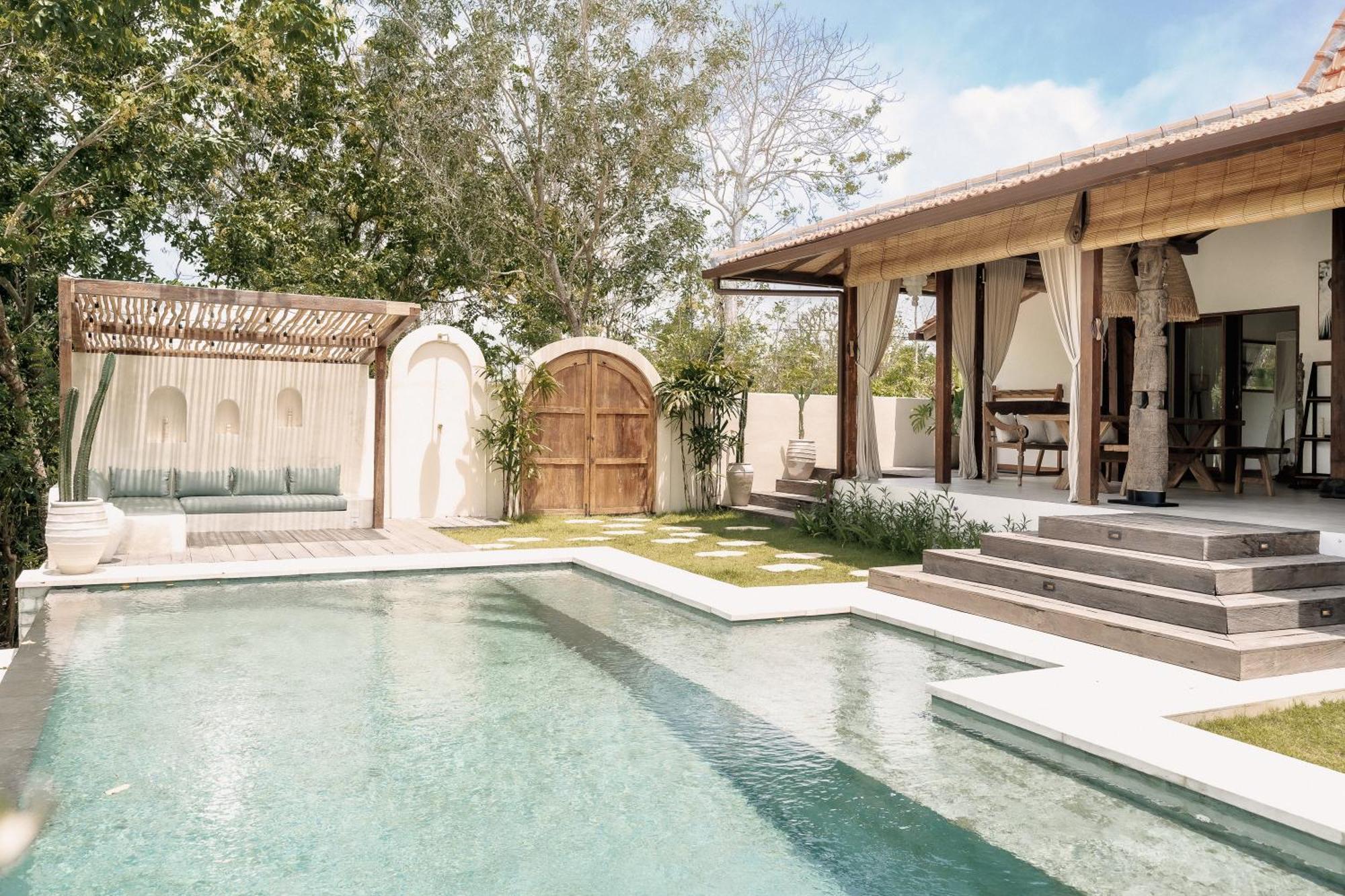 Spacious Retreat At Wanderlust With Infinity Pool Villa